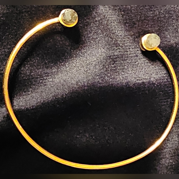 Gold-plated silver bangel with moonstone gemstones at each end - Picture 6 of 6